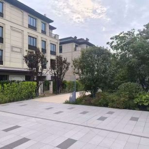 洛阳 芝麻白与芝麻白搭配铺装，尺寸1200*600