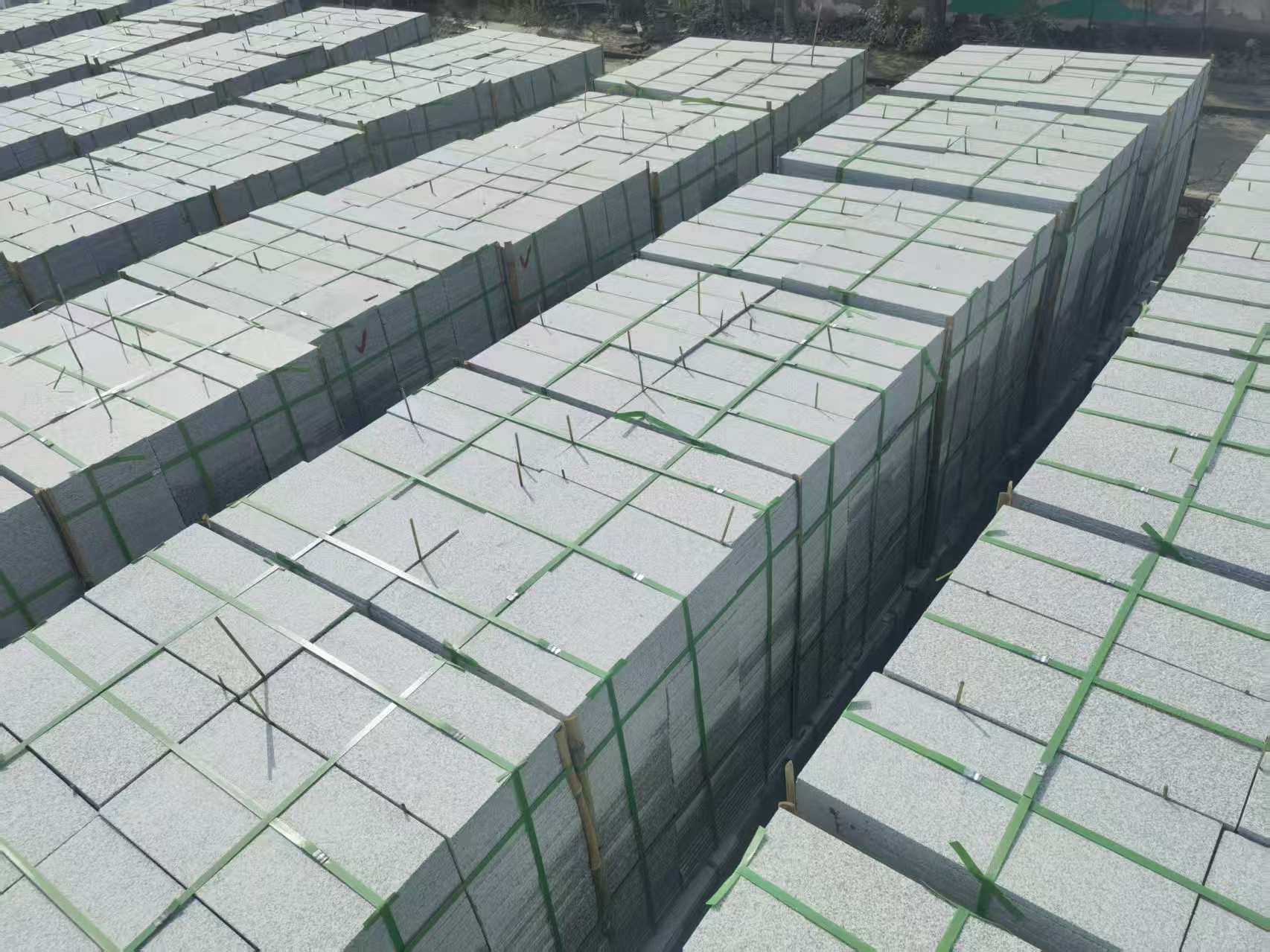 洛阳 芝麻白1.8公分火烧300*600地铺，清仓大甩卖