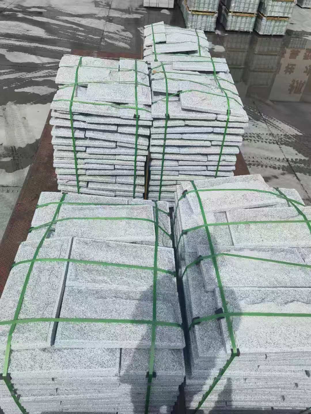 洛阳 芝麻白蘑菇石装车出货