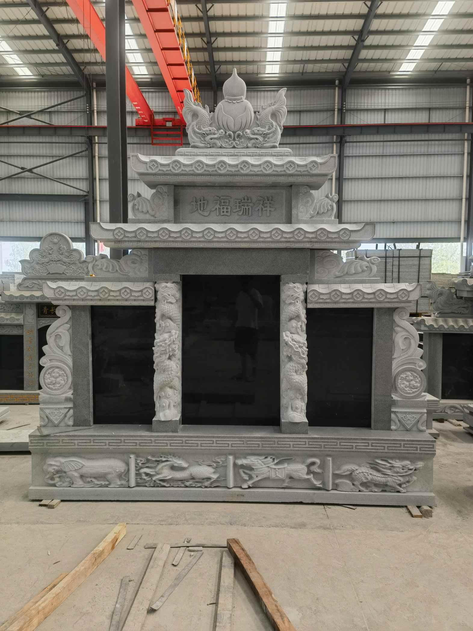 洛阳 芝麻灰高档墓碑、土墓，一套也支持定做