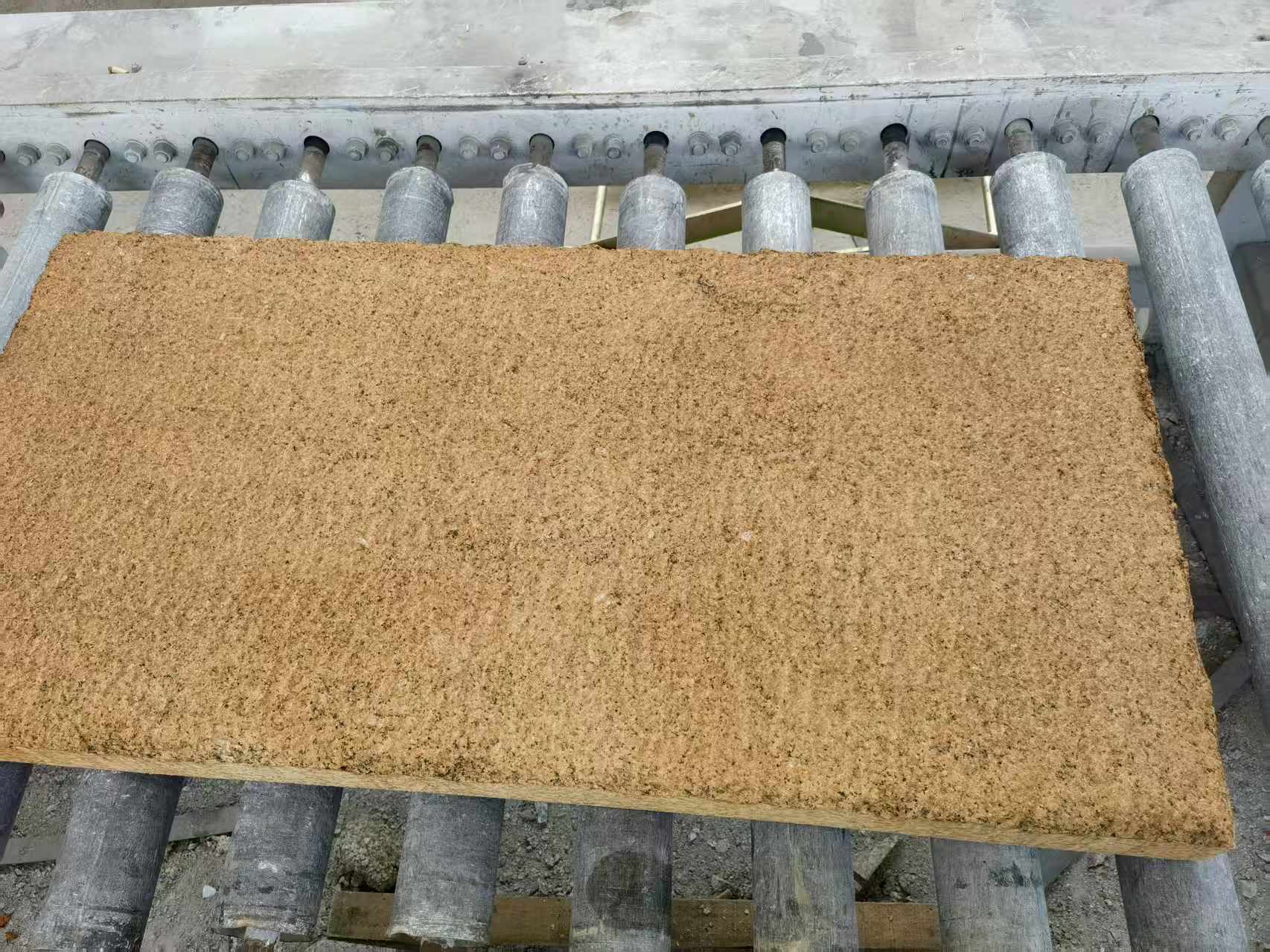 洛阳 菠萝面老石板，做旧仿古石，流水线生产加工