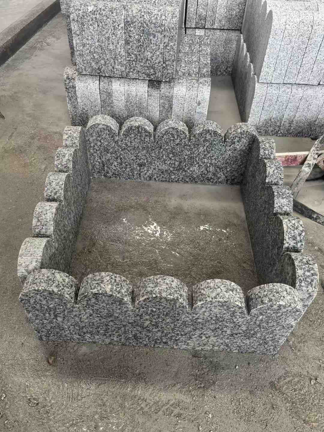 洛阳 花边石、花坛围栏石、花池界石、菜园栅栏石、镶边石、波浪状界石介绍