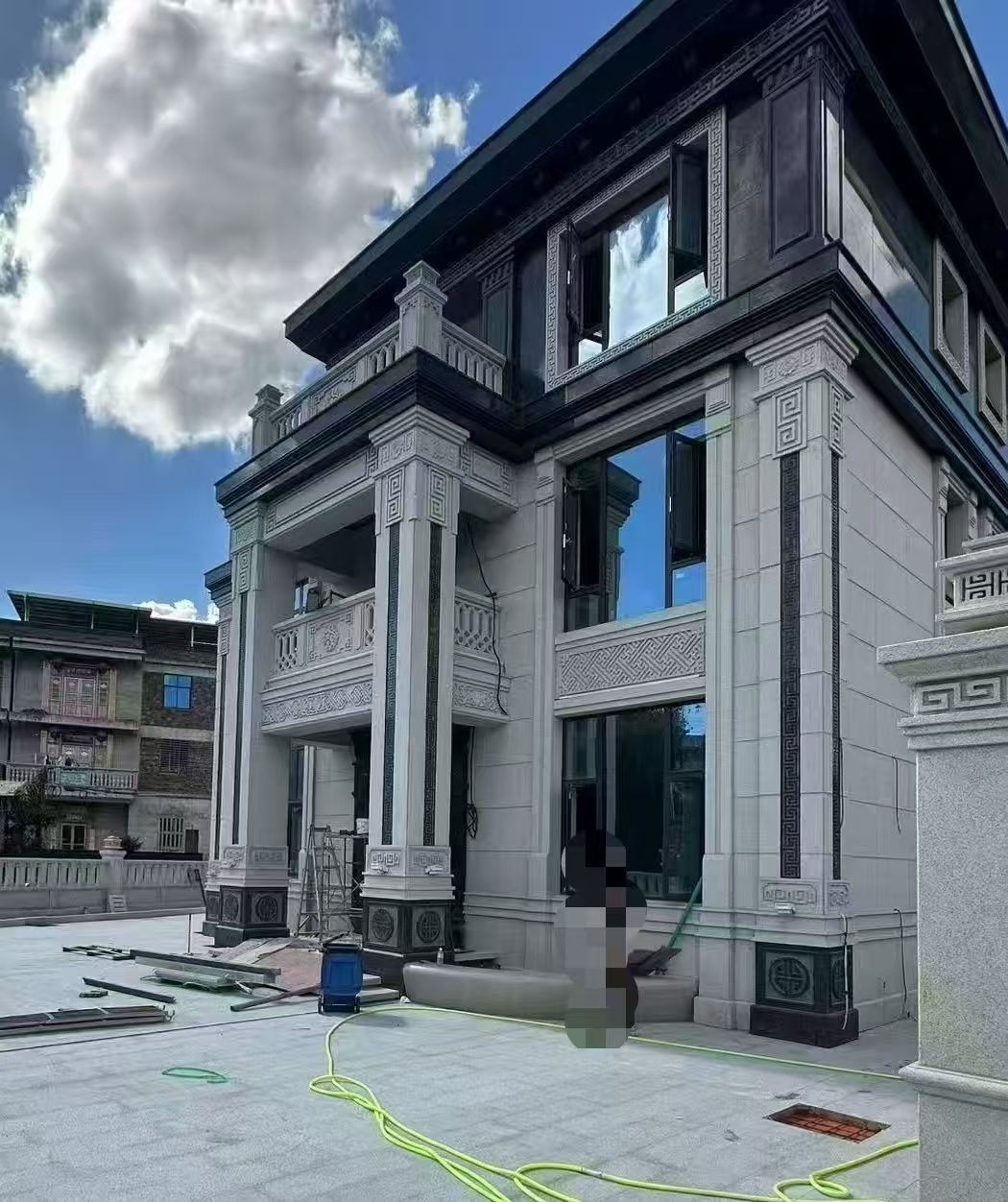 洛阳 别墅干挂，芝麻白与芝麻黑完美配合