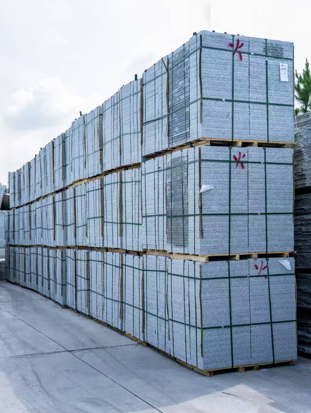 洛阳 芙蓉白3公分火烧地铺成品300*600